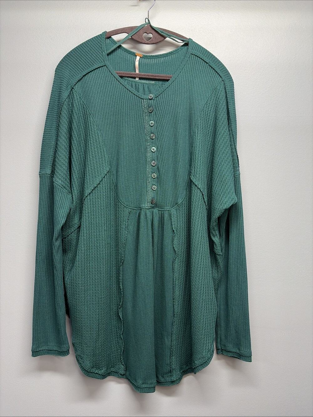 Free People Leo Henley Evergreen Waffle Thermal Knit Top OVERSIZED Sz M Tunic